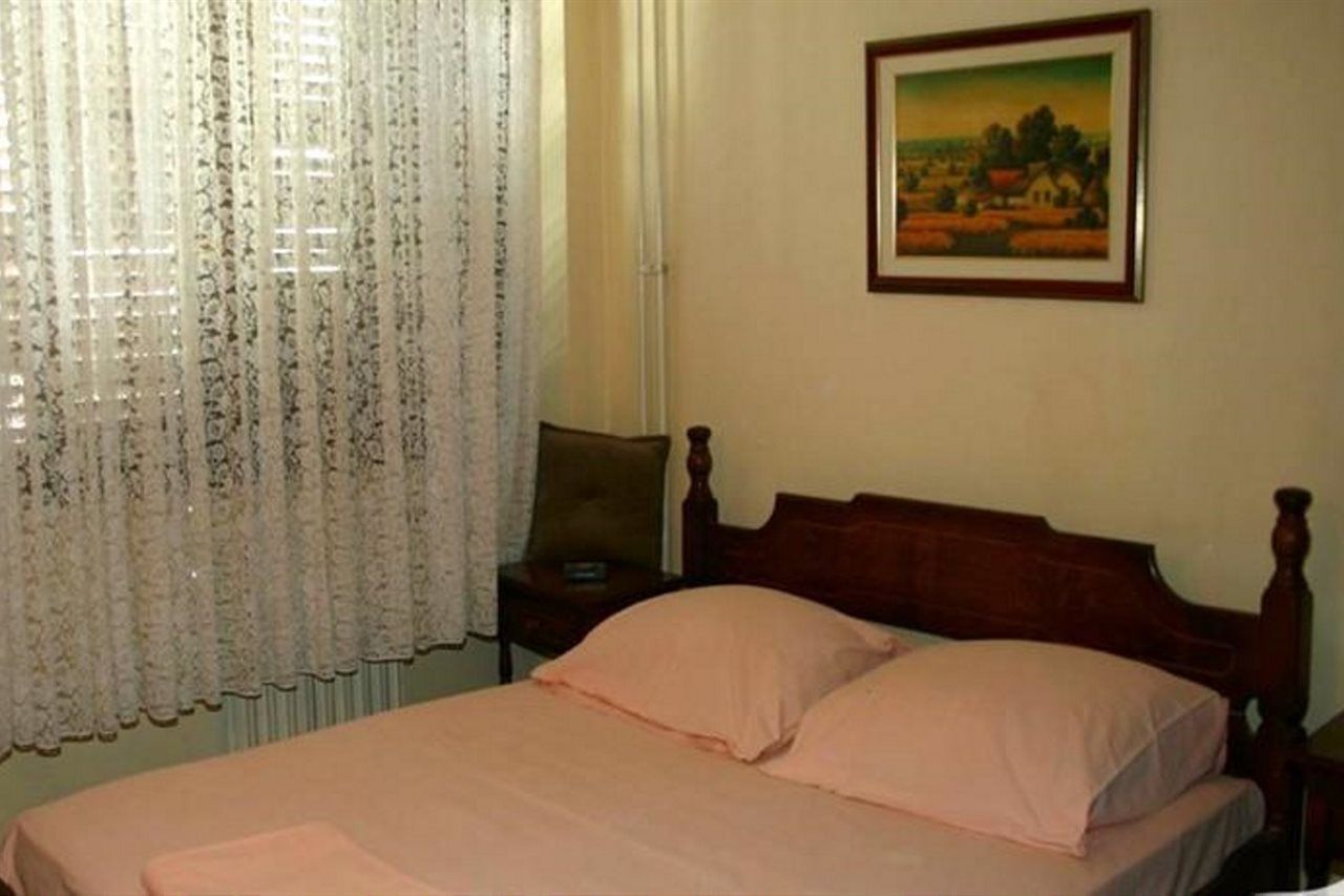 Hotel Beli Dvor Sombor Exteriér fotografie