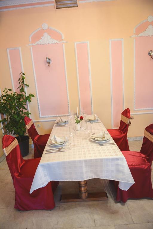 Hotel Beli Dvor Sombor Exteriér fotografie