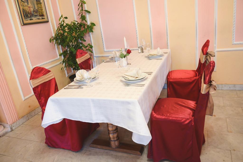 Hotel Beli Dvor Sombor Exteriér fotografie