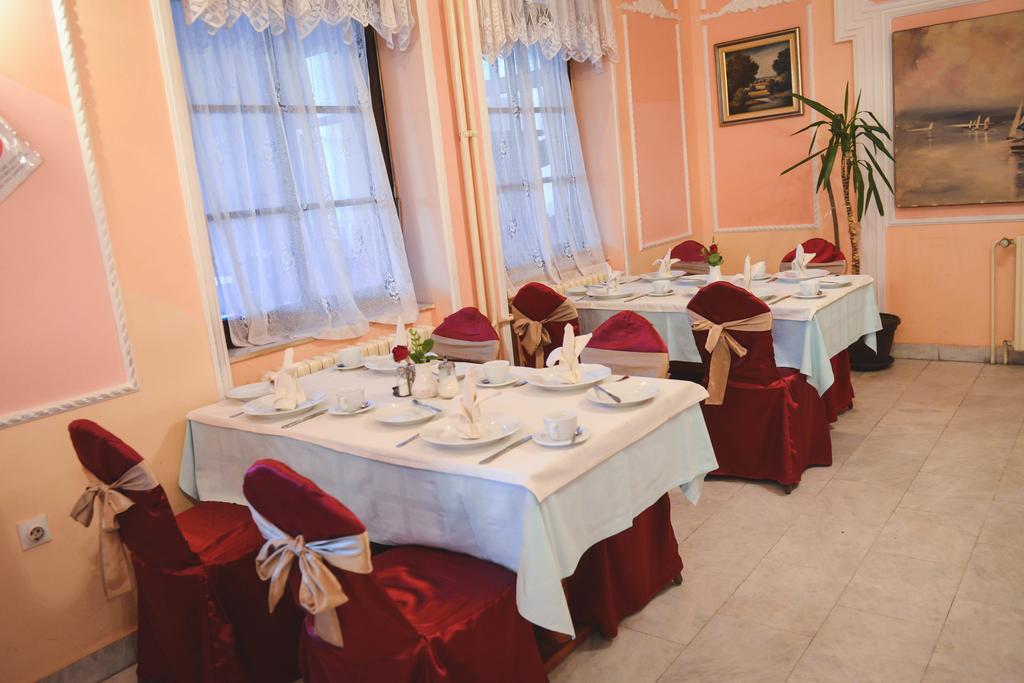 Hotel Beli Dvor Sombor Exteriér fotografie