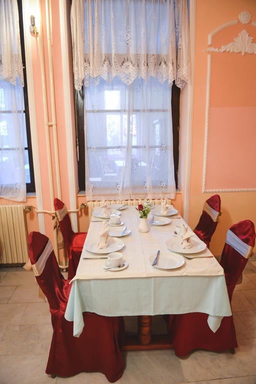Hotel Beli Dvor Sombor Exteriér fotografie